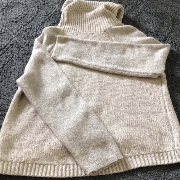 John + Jenn- cowl neck pullover Sweater-S/P - Picture 8 of 14